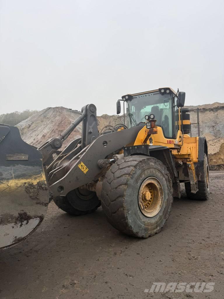 Volvo L180F Pale gommate