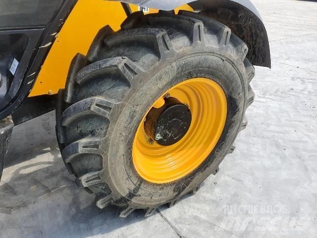 JCB 531-70 - BC24 Sollevatori telescopici