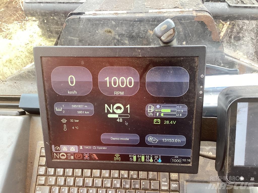 Komatsu 845 Forwarder