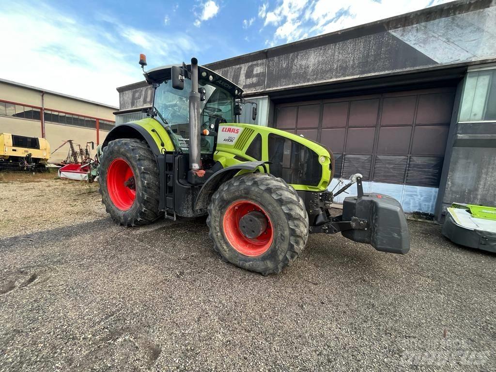 CLAAS Axion 810 Trattori