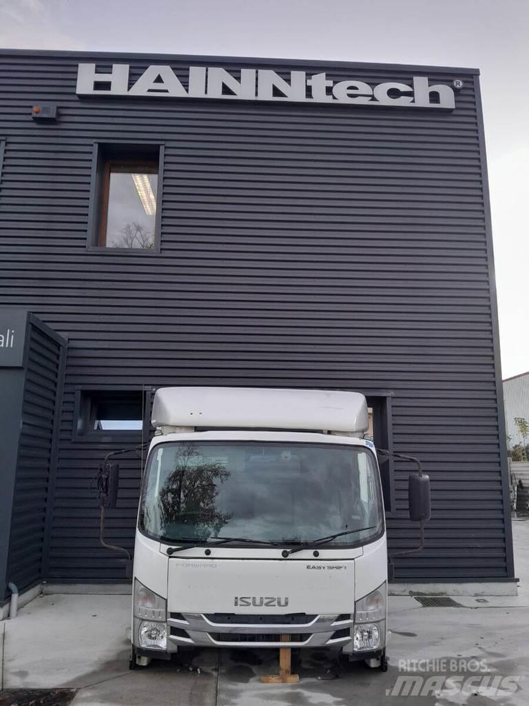 Isuzu N75 Cabine e interni