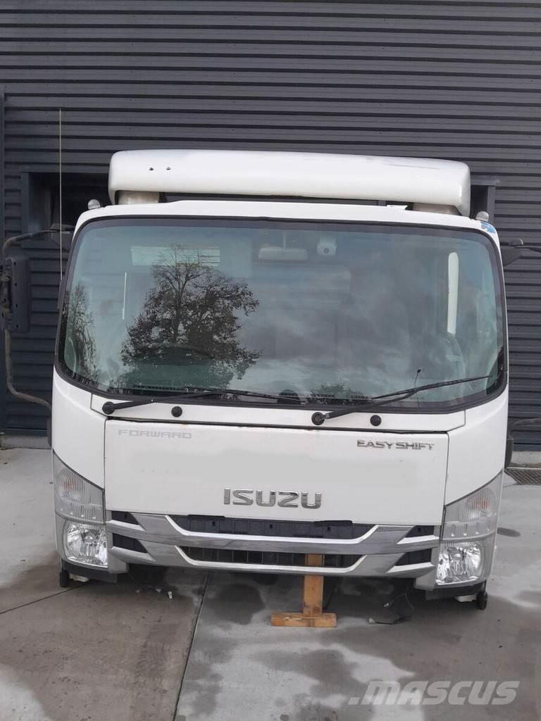 Isuzu N75 Cabine e interni