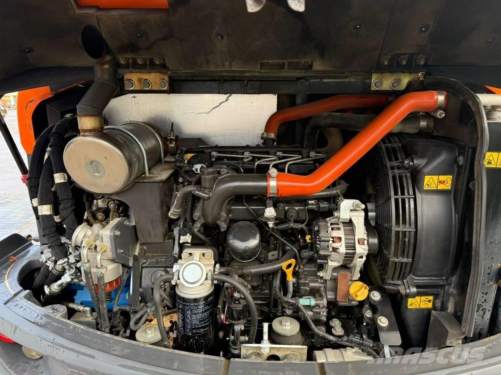 Doosan DX 57 W Escavatori gommati