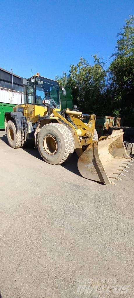 Komatsu WA 200 PT-5 Pale gommate