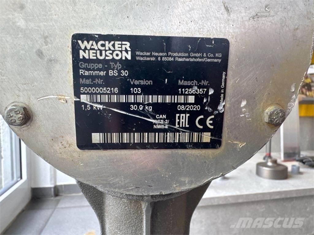 Wacker Neuson BS30 Vibrocostipatore verticale
