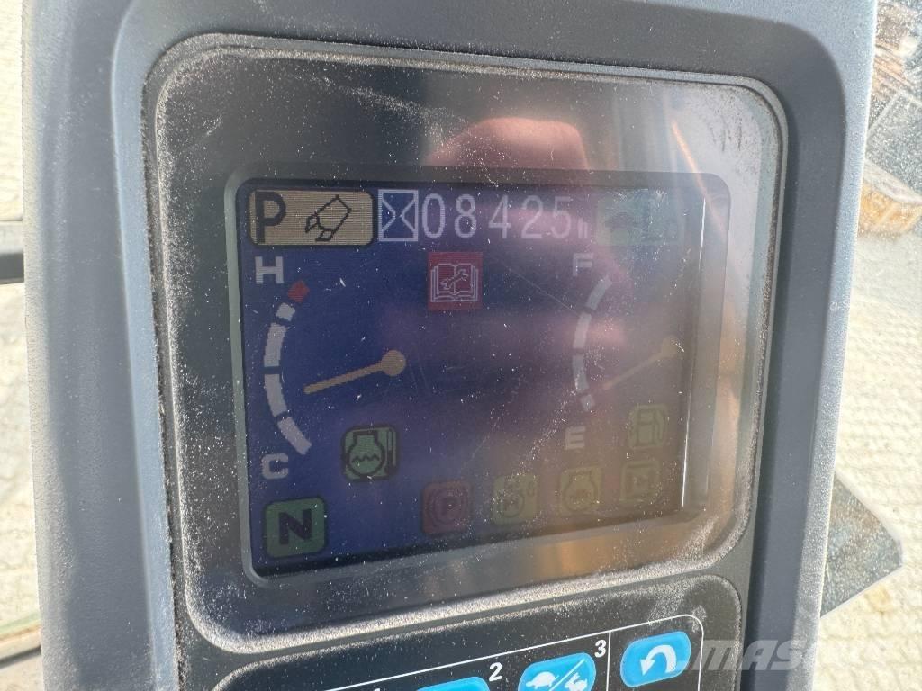 Komatsu PW 200-7 Escavatori gommati