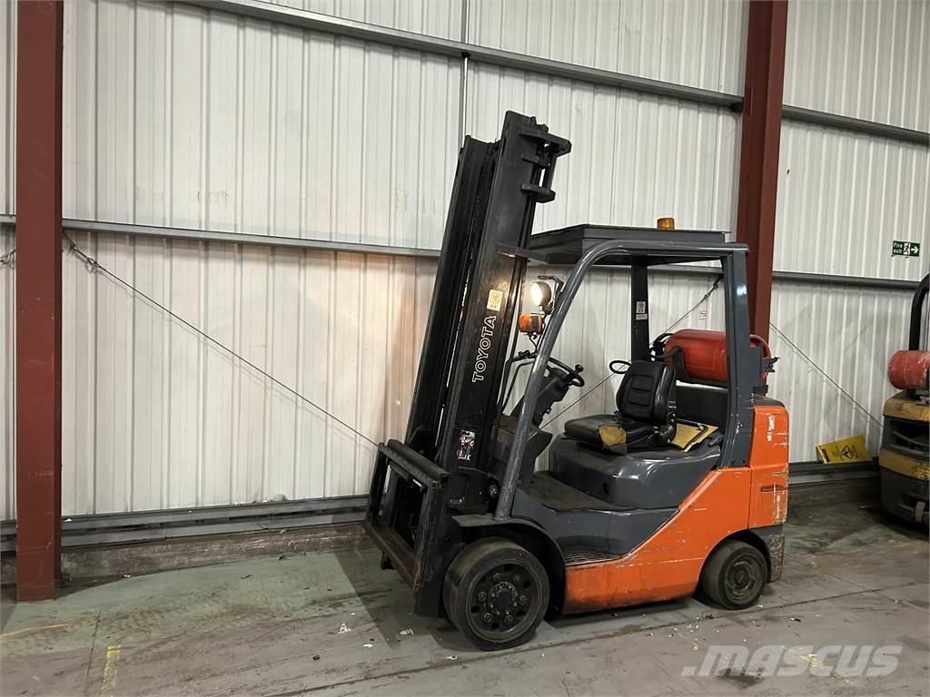 Toyota 8FGCU30 Carrelli elevatori GPL