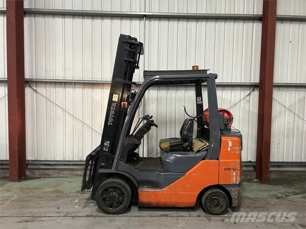 Toyota 8FGCU30 Carrelli elevatori GPL