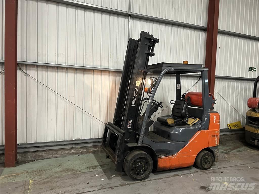 Toyota 8FGCU30 Carrelli elevatori GPL