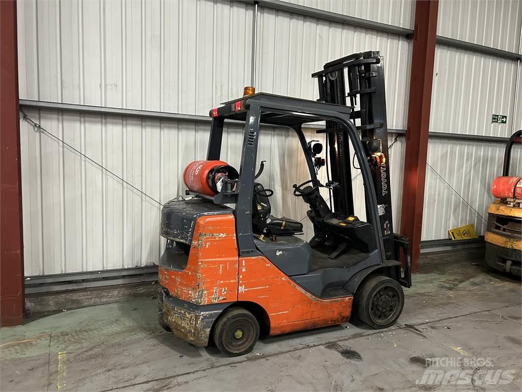 Toyota 8FGCU30 Carrelli elevatori GPL