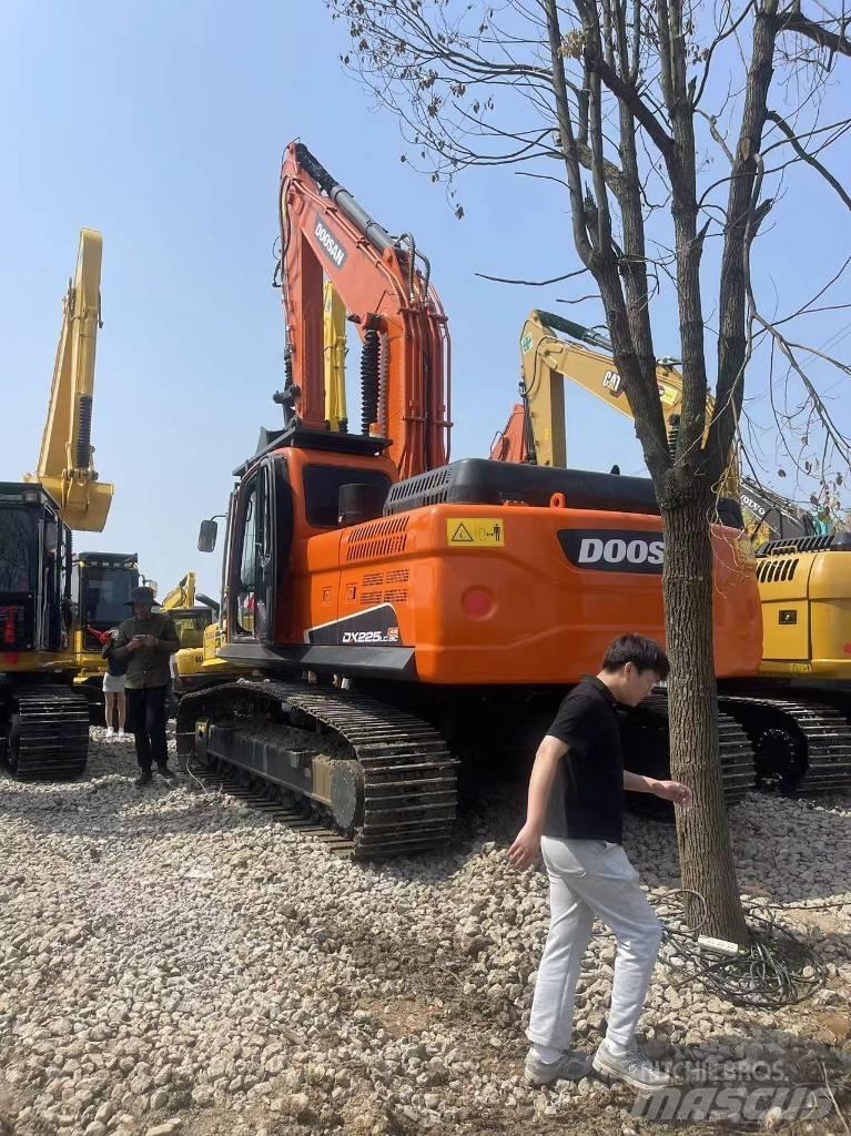 Doosan DX 225LC-9C Escavatori cingolati