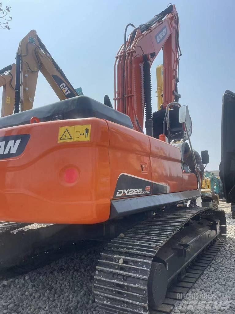 Doosan DX 225LC-9C Escavatori cingolati