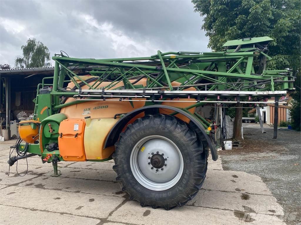 Amazone UX 4200 Irroratrici trainate