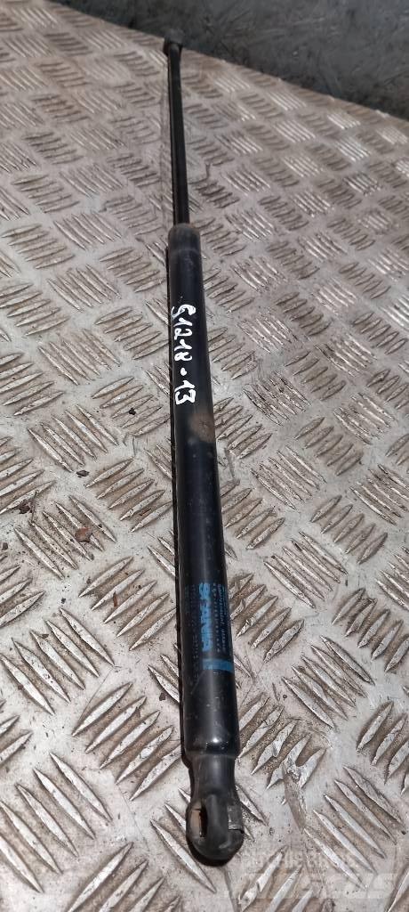 Scania R 440    2031872 Cabine e interni