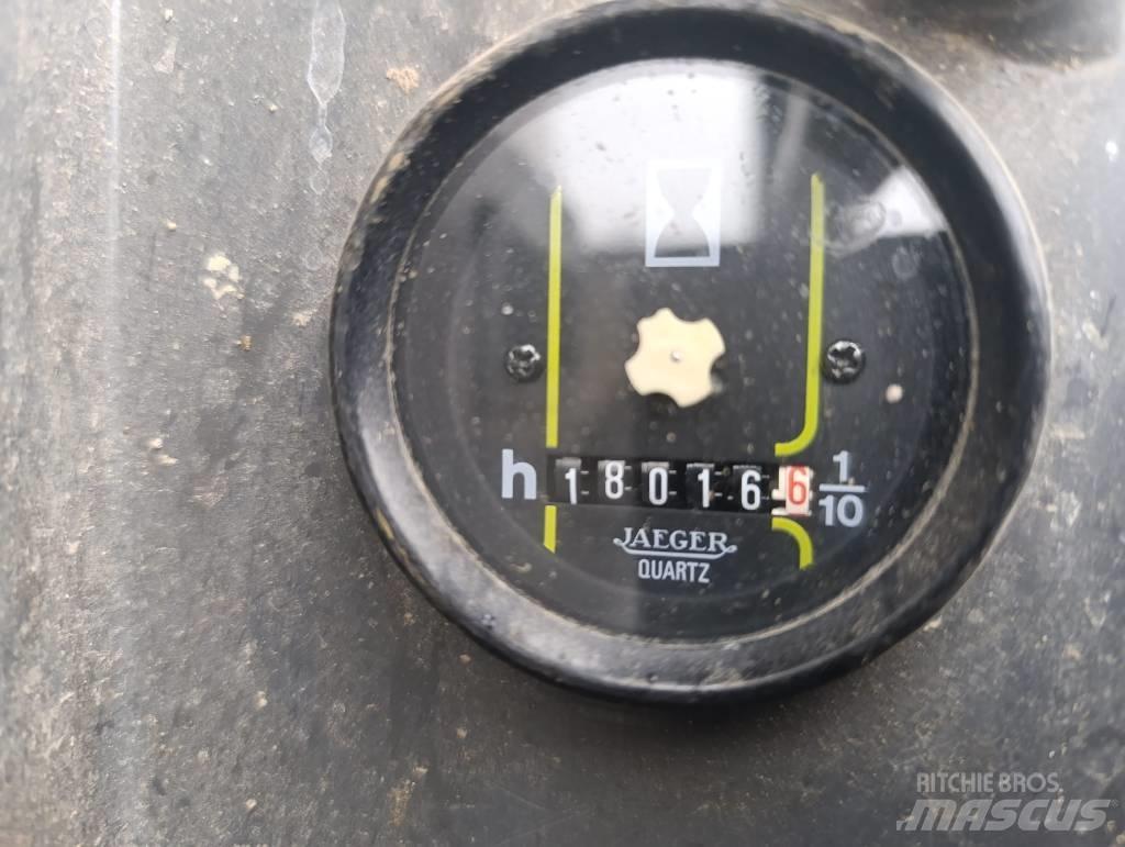 CASE 788 P Escavatori gommati