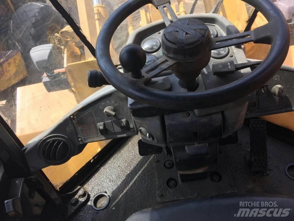CAT 938 G Pale gommate