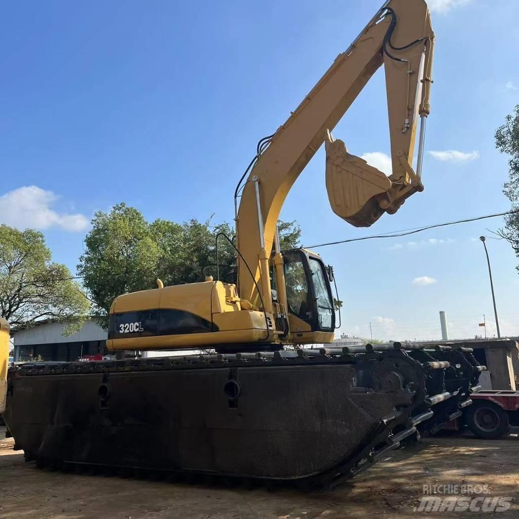 CAT 320 C Escavatori anfibi