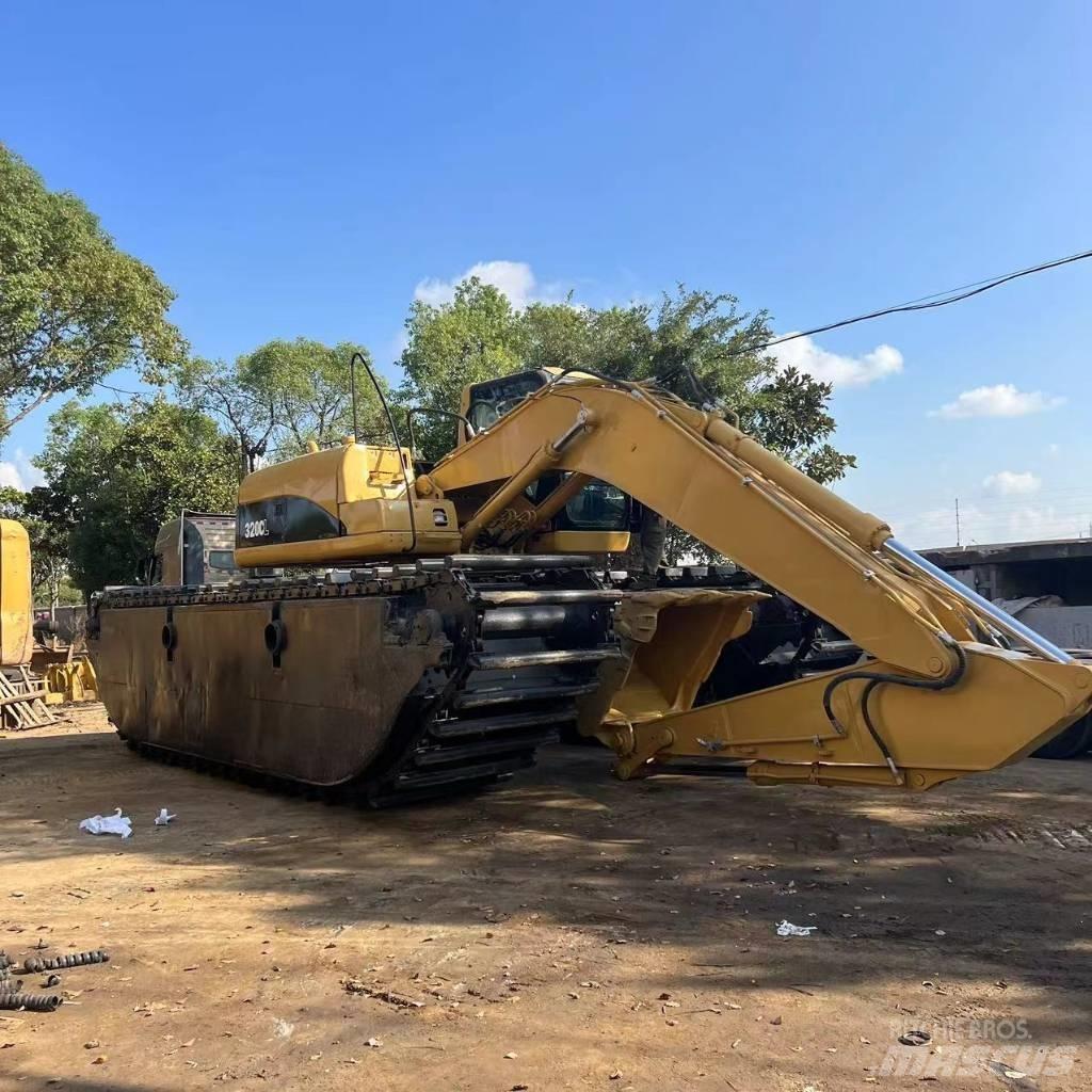 CAT 320 C Escavatori anfibi
