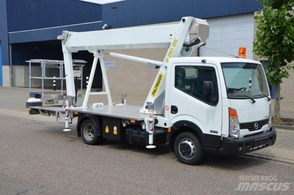 Palfinger P210 BK Piattaforme autocarrate