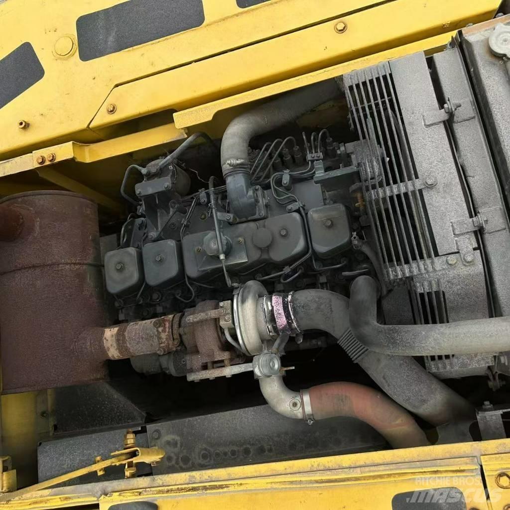 Komatsu 220-7 Escavatori cingolati