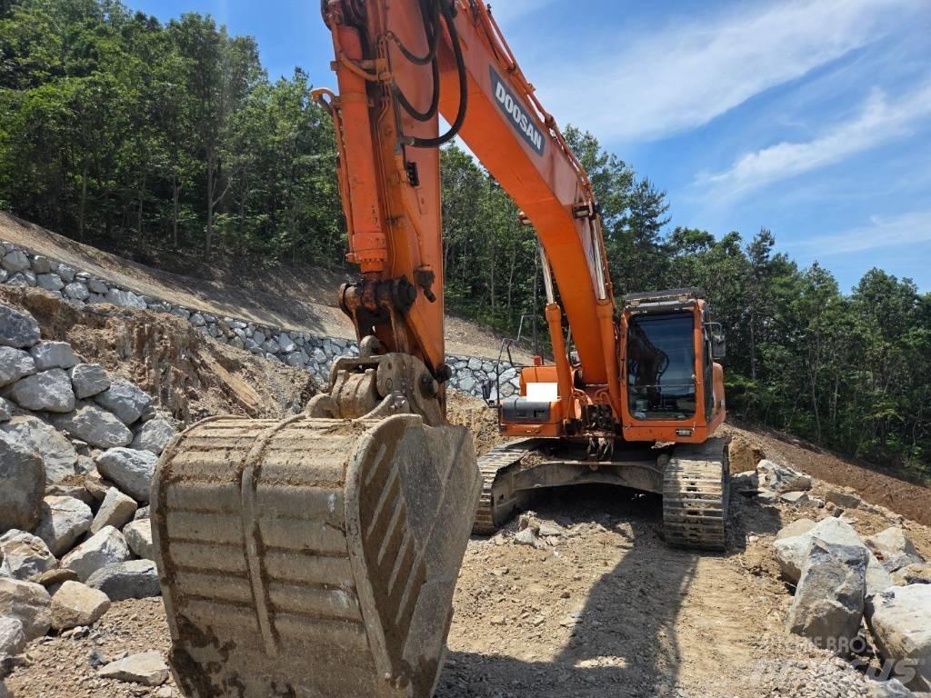 Doosan DX 300 LCA Escavatori cingolati