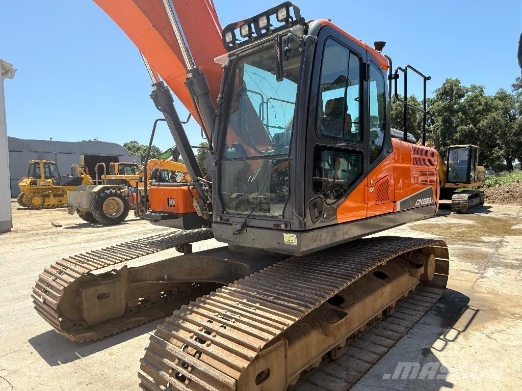  Dossan DX225LC-5 Escavatori cingolati