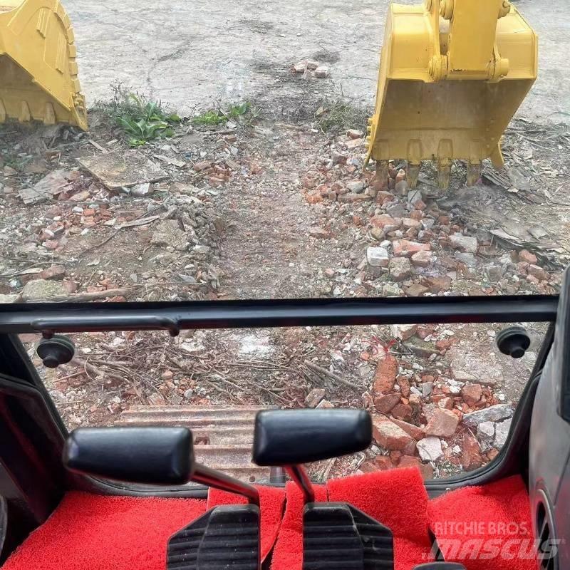 Komatsu PC 138 Escavatori cingolati
