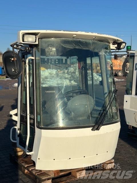 Liebherr L 538 CAB Cabine e interni