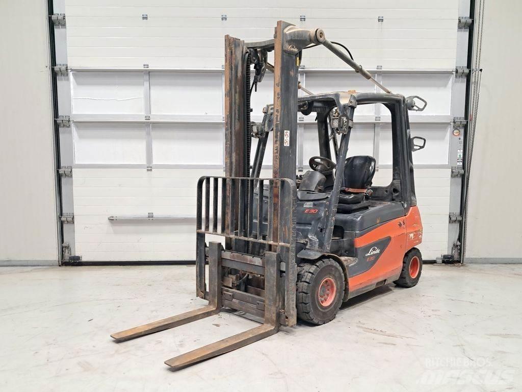 Linde E30-01 Carrelli elevatori elettrici