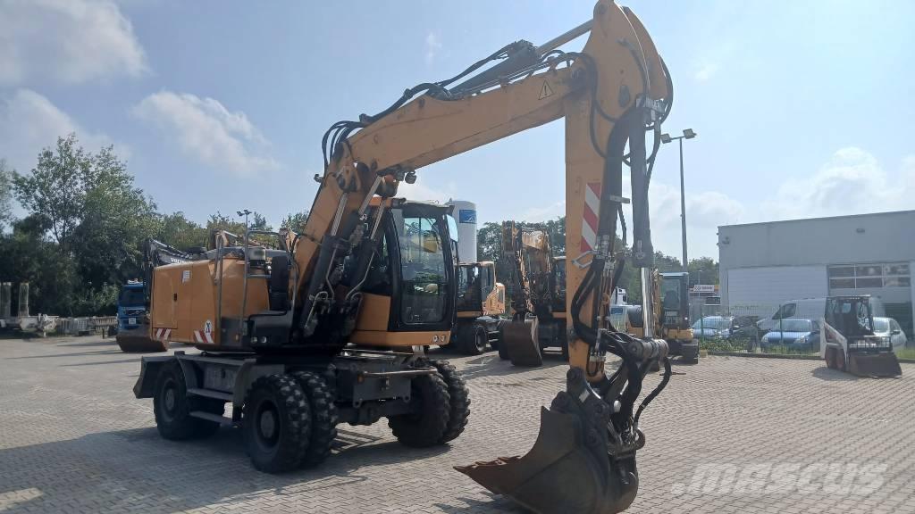 Liebherr A 916 Escavatori gommati