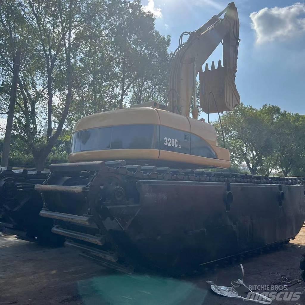 CAT 320 C Escavatori anfibi