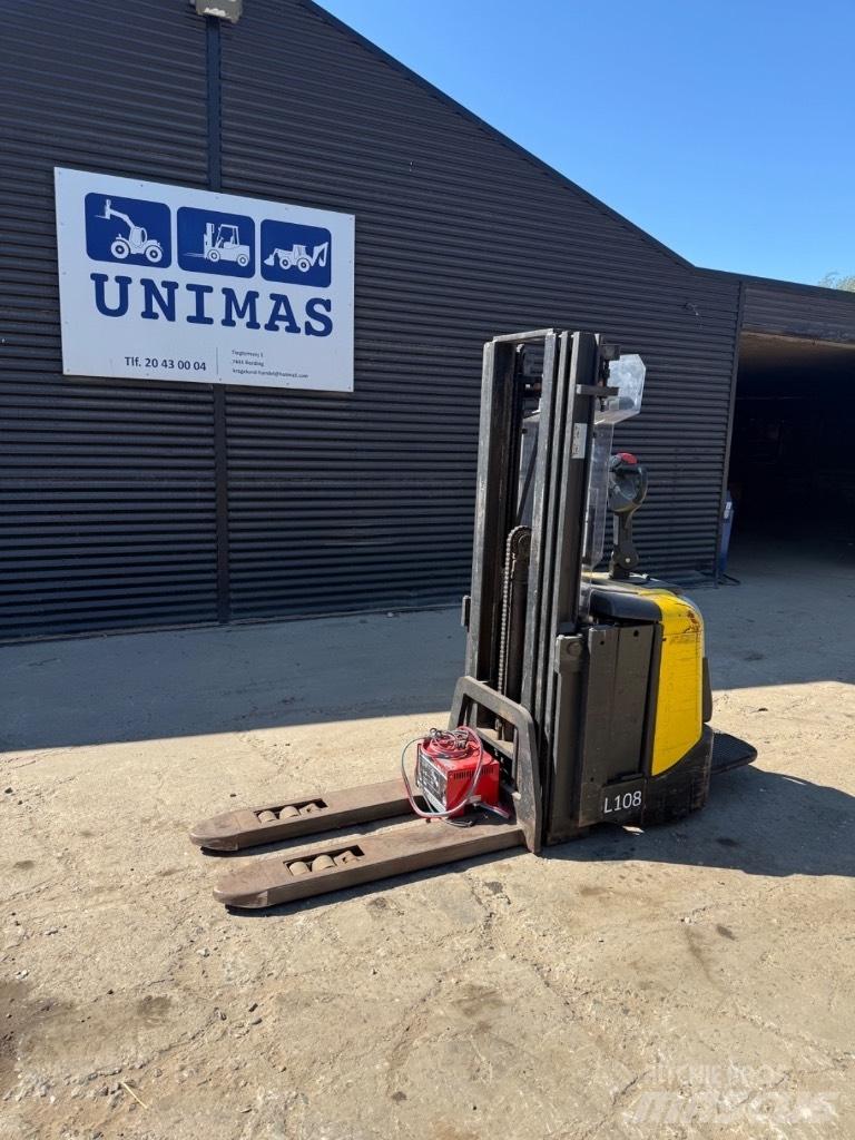 BT SPE 125 Transpallet uomo a terra