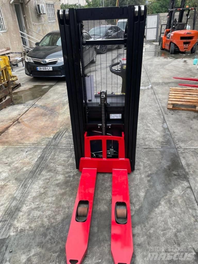 Hyster S 1.2 Transpallet uomo a terra