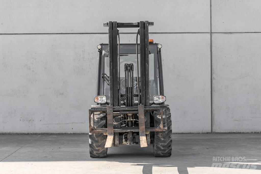 Manitou MC 25-4 Carrelli elevatori diesel