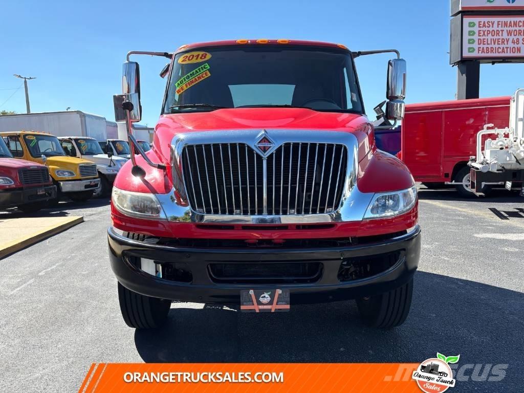 International 4300 Autocabinati