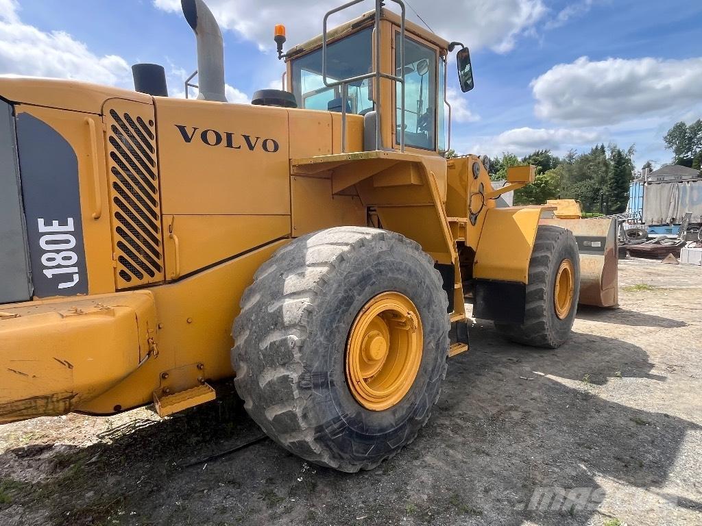 Volvo L 180 E Pale gommate