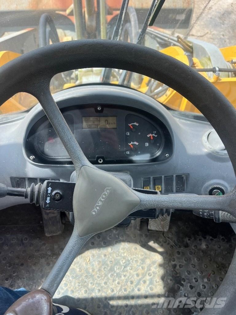 Volvo L 180 E Pale gommate