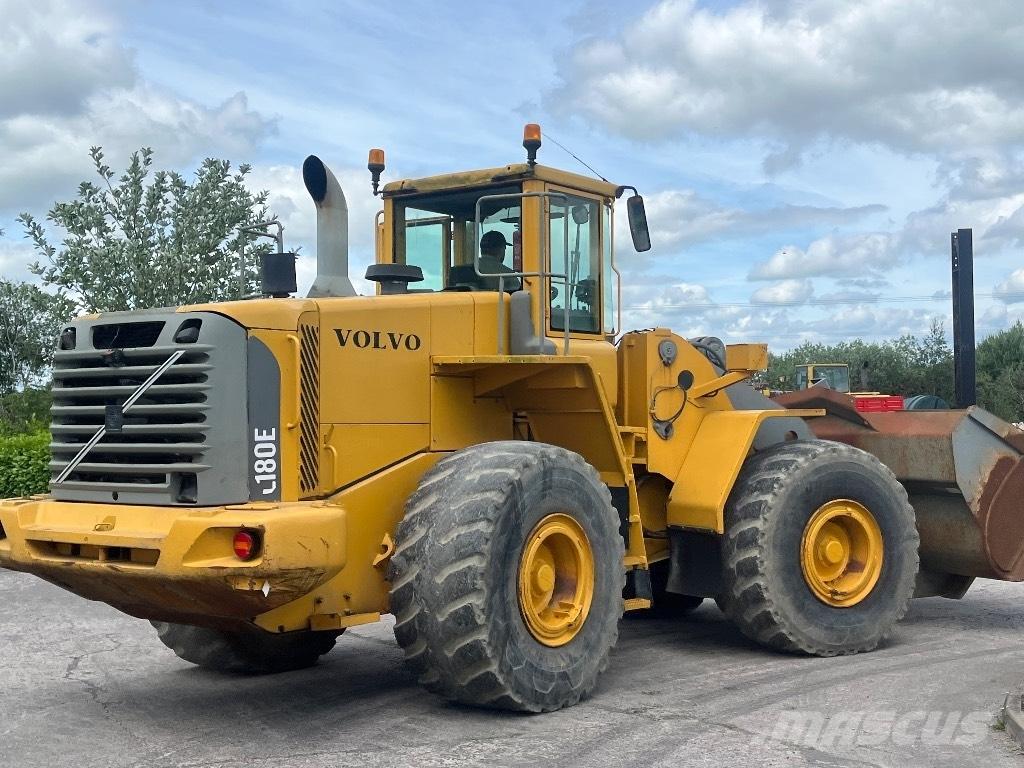 Volvo L 180 E Pale gommate