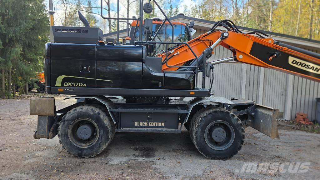 Doosan DX 170 W Escavatori gommati