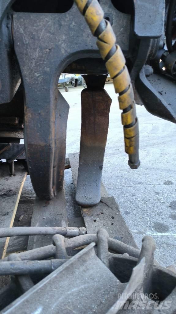 Komatsu 350 Abbattitrici, Disboscatrici