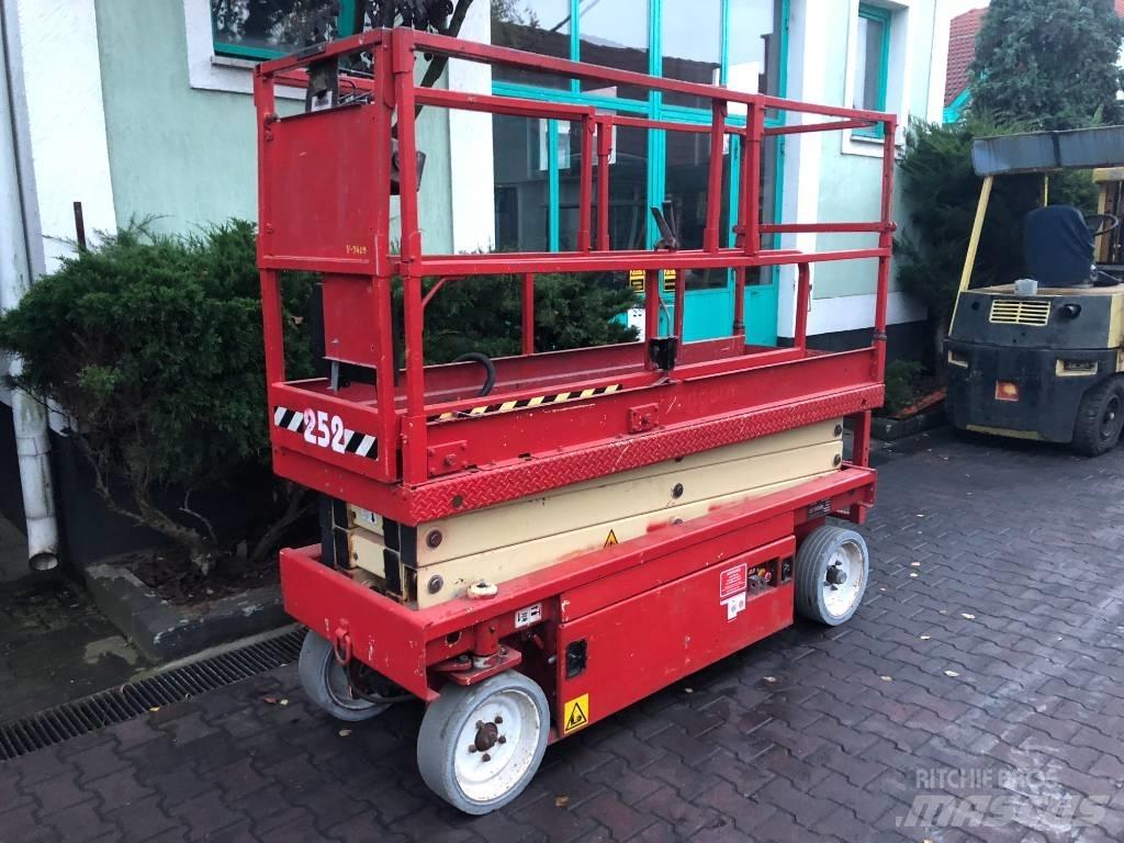 JLG 2030 F3    V-3409 Sollevatori verticali