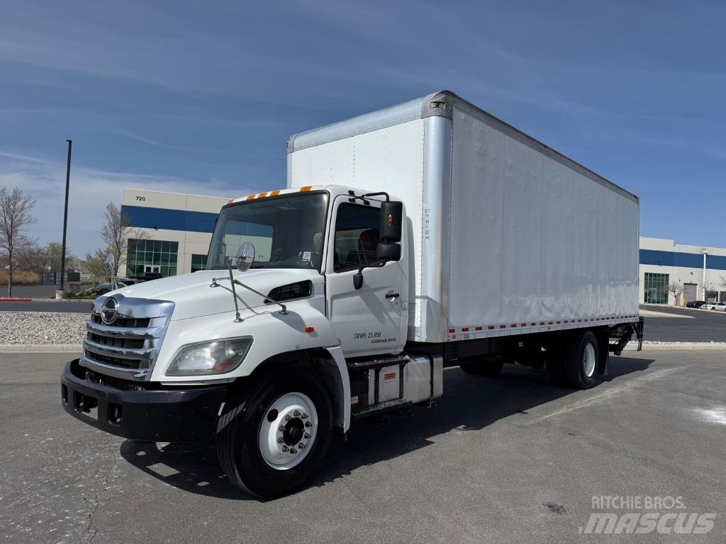 Hino 268 Furgone chiuso