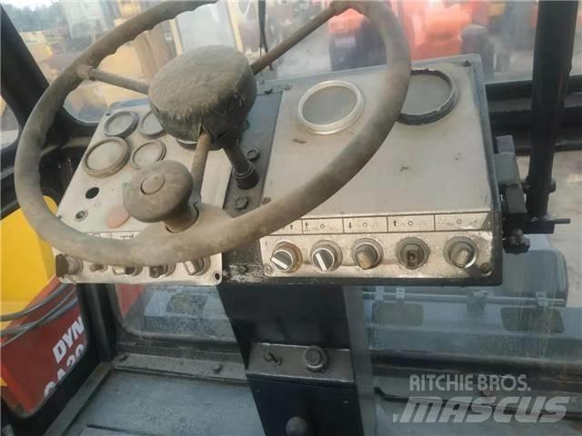 Dynapac CC421 Rulli monotamburo