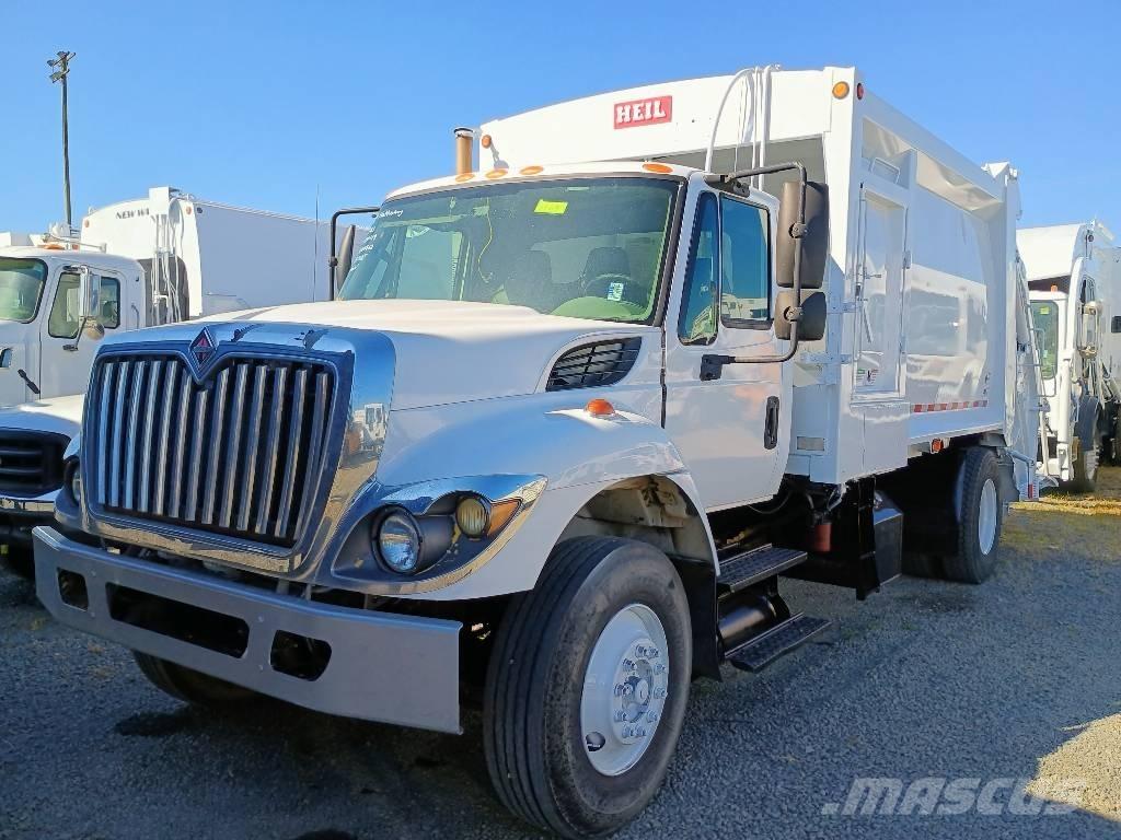 International 7400 Camion dei rifiuti