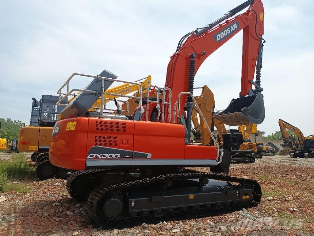 Doosan DX 300 Escavatori cingolati