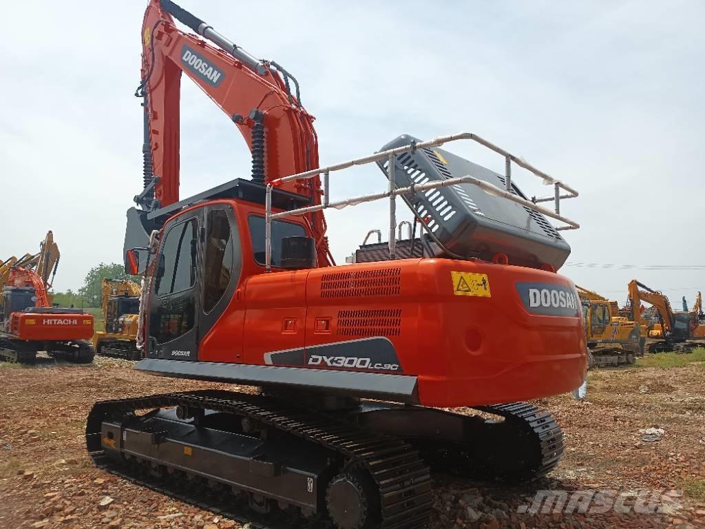 Doosan DX 300 Escavatori cingolati
