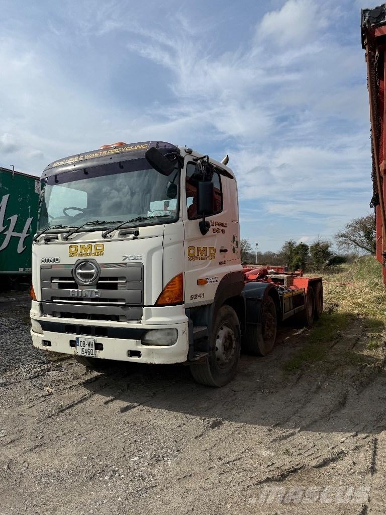 Hino 700 Camion con gancio di sollevamento