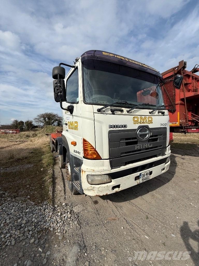 Hino 700 Camion con gancio di sollevamento