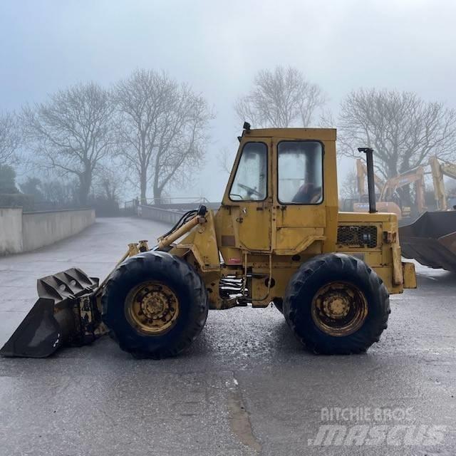 CAT 910 Pale gommate