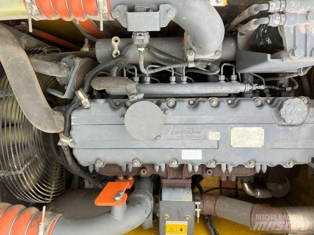 Doosan DX 160 WR Escavatori gommati